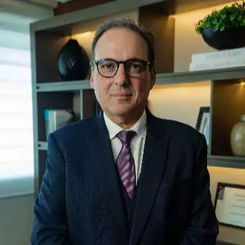 Talvez o problema não seja a empresa. Talvez seja o peso que ela se tornou.
