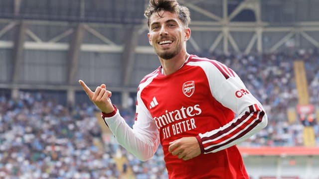 Arsenal conquista Supertaça inglesa e arruína estreia de Maresca no Manchester City