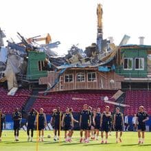 <![CDATA[ «O que raio se passou aqui?»: inusitado cenário do treino da Suécia deixou jogadores confusos ]]>