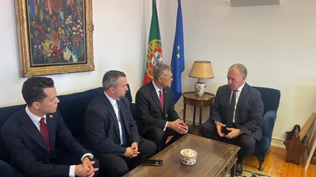 Carlos Fernandes reúne com Emílio Sousa para acelerar resposta portuguesa à tragédia na Venezuela