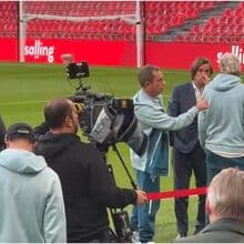 <![CDATA[ Primeiro a conversa ao telemóvel, depois com João Vieira Pinto e a corrida para o túnel: os momentos de Jorge Jesus no treino ]]>