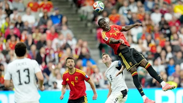 Bélgica bate Nova Zelândia e qualifica-se com o Senegal