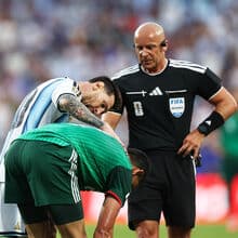 <![CDATA[ Messi devia ter sido expulso diante da Argélia? A visão dos especialistas Record ]]>