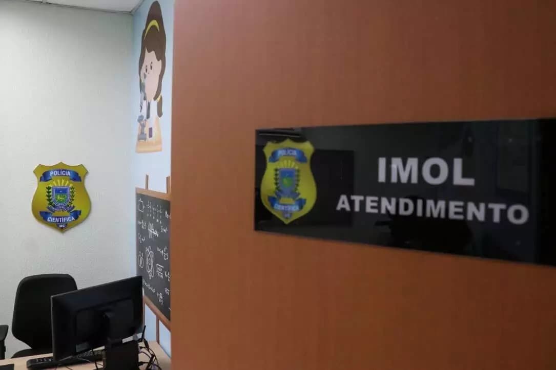 Menina de 4 anos revela abuso e polícia investiga primo adolescente por estupro