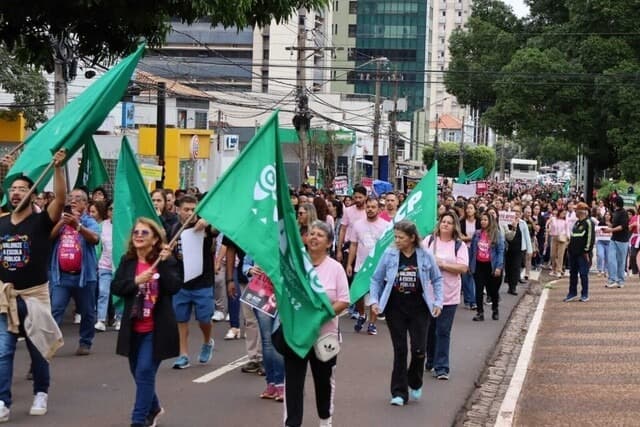 Adriane diz que reajuste dos professores depende de equilíbrio nas contas