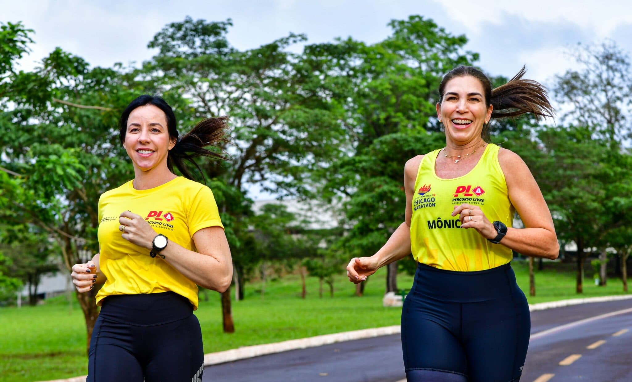 De tênis, sem cerimônia: a Mônica Riedel que a corrida revela
