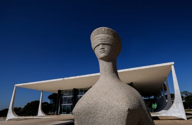 STF exige justificativa mais rígida para manter servidor condenado no cargo