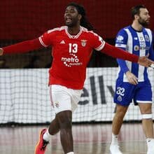 <![CDATA[ Paulo Moreno (ex-Benfica) reforça espanhóis do CB Nava ]]>
