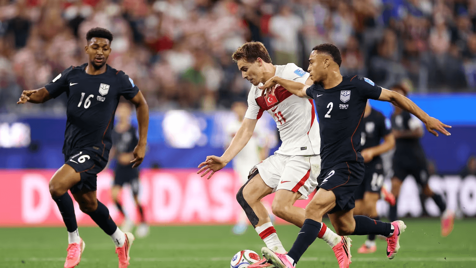 Vitória sobre os EUA não evita eliminação da Turquia na Copa