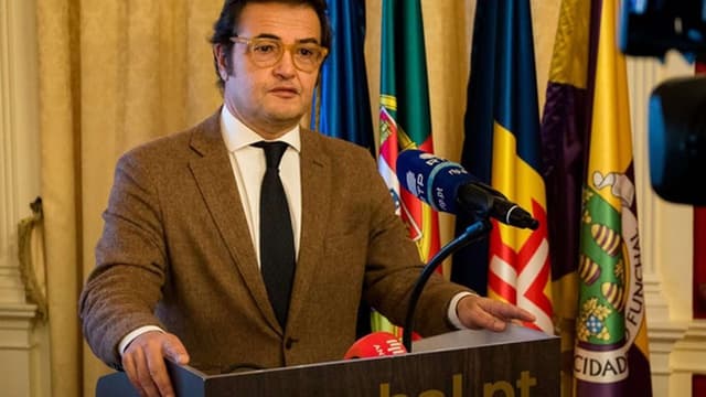 Carlos Rodrigues acusa PSD nacional de menorizar Albuquerque e critica Rubina por aceitar lugar na Mesa