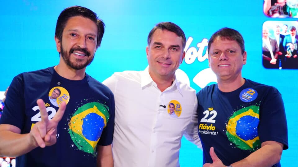 Ato em São Paulo busca consolidar apoio a Flávio na reta final do 2º turno