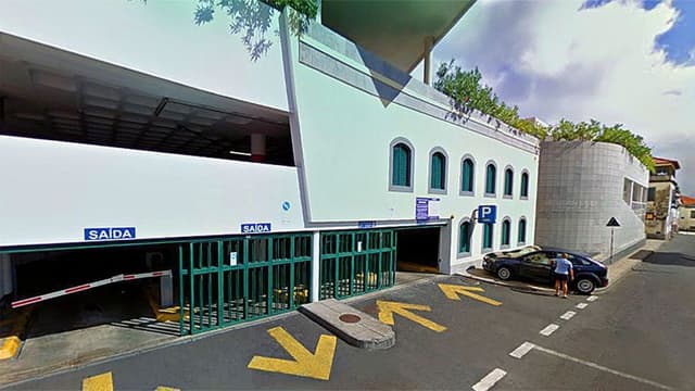 Parque de estacionamento de São Tiago