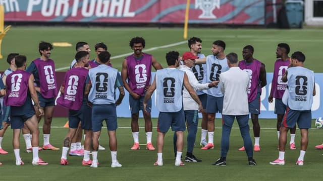 Portugal estreia-se contra a RD Congo sem Rúben Dias