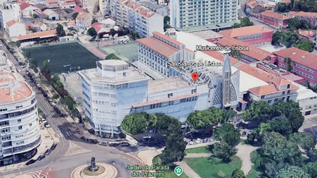 Mais de 30 pessoas levadas para o hospital por causa de intoxicação alimentar