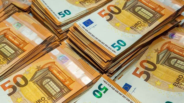 Euro subiu e manteve-se no patamar dos 1,13 dólares