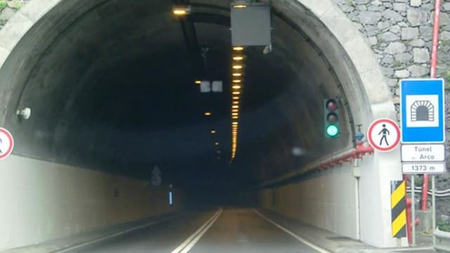 Colisão no Túnel do Arco provoca dois feridos encarcerados