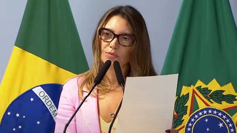 Janja diz que campanha de Lula está “lutando contra a Meta”