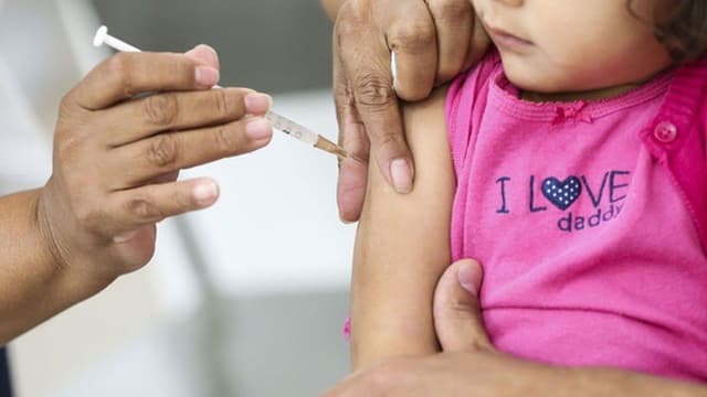 Vacina contra o VSR chega a todas os bebés até um ano em 2027