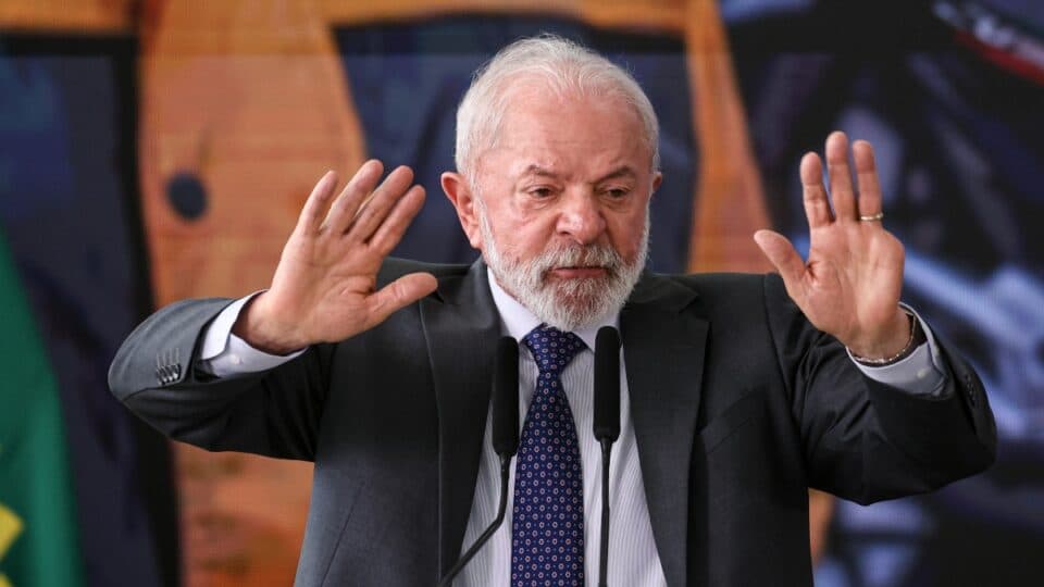 94% dos gastos do “kit reeleição” de Lula escapam à regra do limite de gastos