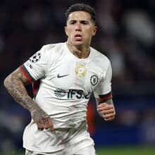 <![CDATA[ Enzo Fernández a ver "opções para sair do Chelsea" e agente deixa pista: «Quem não gosta de Madrid?» ]]>