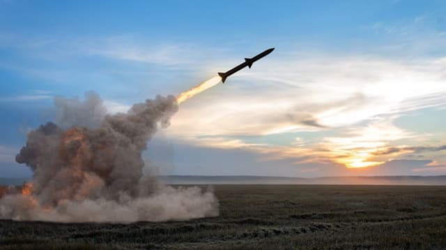 Rússia ataca solo ucraniano com sete mísseis e 239 drones