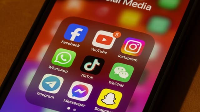Quase um quarto dos portugueses sente-se mal com o que vê nas redes sociais