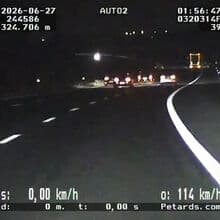<![CDATA[ A perseguição da GNR a mais de 235 km/h a corridas ilegais na A12 ]]>