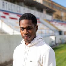 <![CDATA[ Catarino Pascoal: o reforço do Sporting B que imita Mbappé e coloca os estudos à frente do futebol ]]>