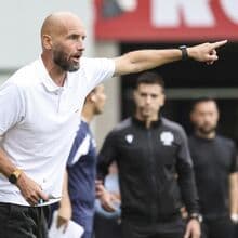 <![CDATA[ Van der Gaag critica arbitragem após derrota com o FC Porto: «Não sabia que o campo era tão inclinado...» ]]>