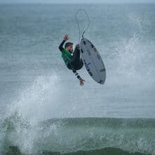 <![CDATA[ Filipe Toledo e Nadia Erostarbe vencem 'expression session' em Supertubos ]]>