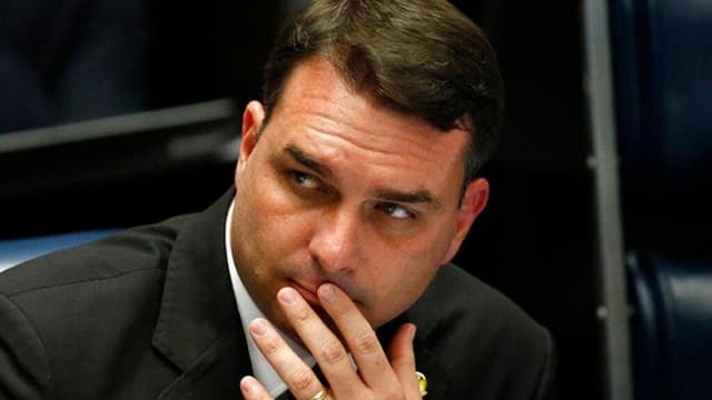 Oficializada candidatura de Flávio Bolsonaro para as eleições presidenciais no Brasil
