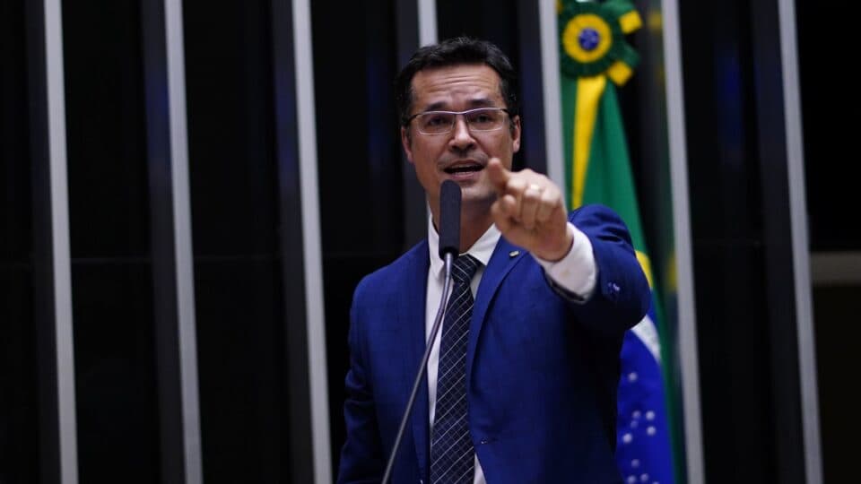 TRE-PR manda Deltan Dallagnol desativar Instagram ou remover propaganda