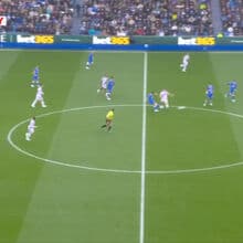 <![CDATA[ De levantar o estádio: o golaço de meio-campo de Diego Gómez no Brighton-Crystal Palace ]]>