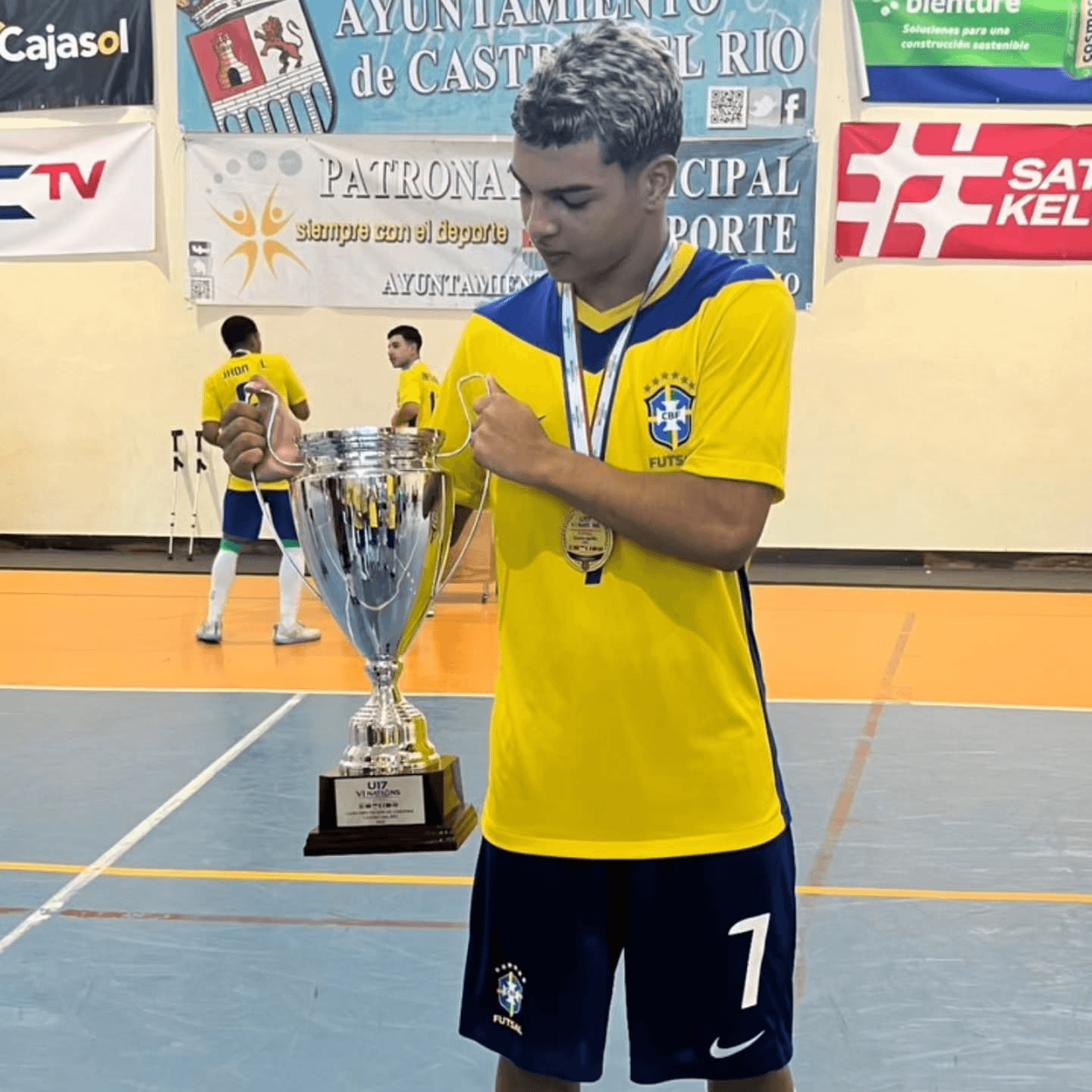Sul-mato-grossense se destaca em título mundial do Brasil no futsal sub-17
