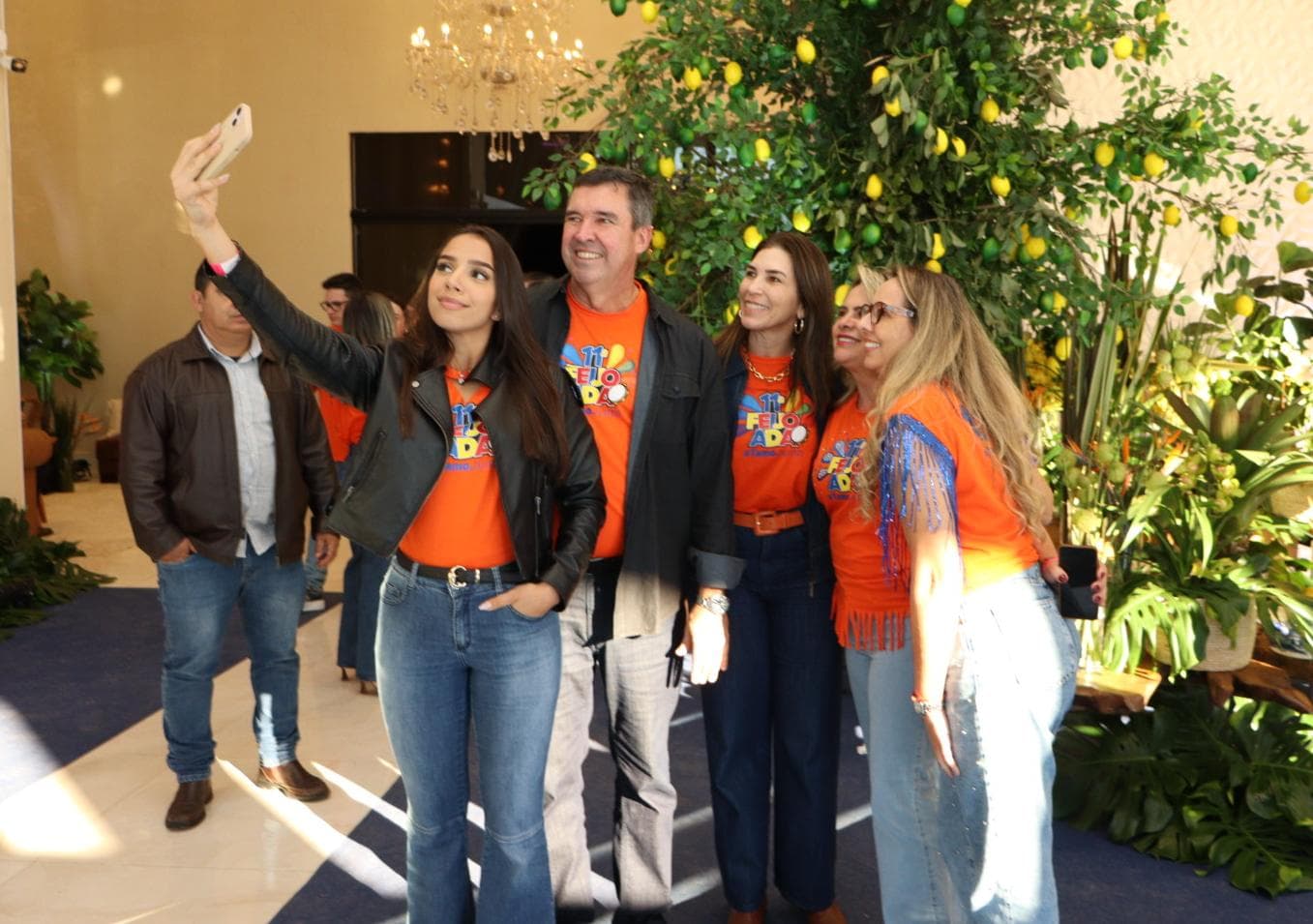 Em dia de feijoada beneficente, Riedel relembra entrada na política