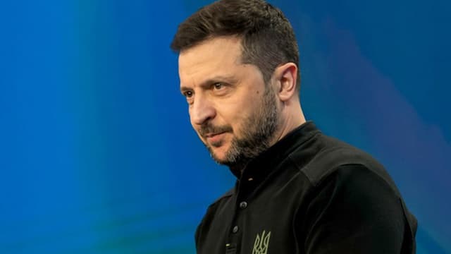 Presidente polaco retira condecoração a Zelensky