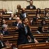 PSD limita PSU a quem tem residência há dois anos. Ventura ameaça "vetar"