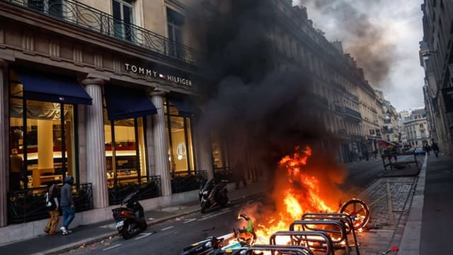 Cinco pessoas em estado crítico em Paris na sequência de protestos em França