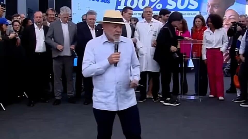 Lula silencia sobre investigação de Jaques Wagner em primeiro discurso após operação da PF