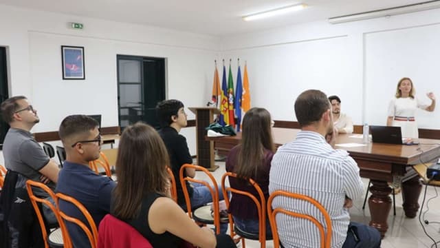 Iniciativa da JSD debate integração da IA na vida académica