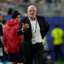 <![CDATA[ Selecionador do Iraque sobre a interrupção do jogo: «Duas horas de paragem tornaram tudo muito mais difícil» ]]>