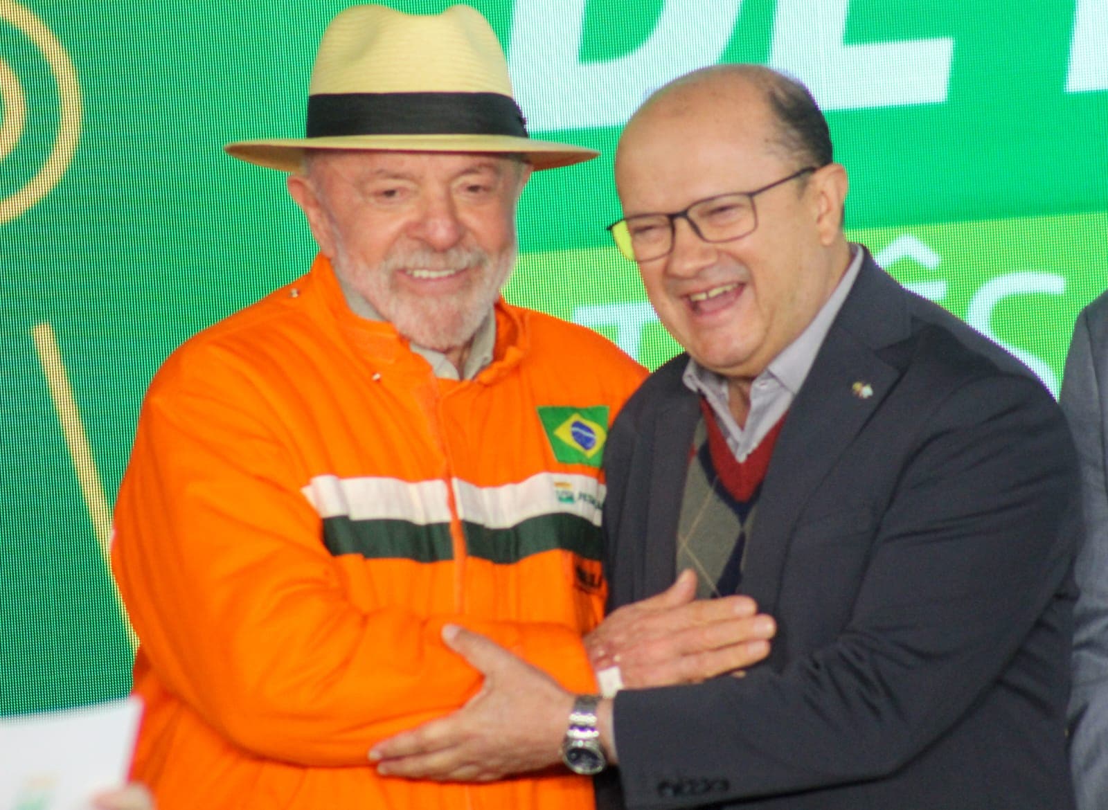 "Sempre aparecia um chinês...", diz Lula sobre demora da UFN3