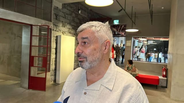 “É preciso apoiar o teatro, a música e a dança, mas também estas artes tradicionais”