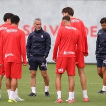 <![CDATA[ Carlos Vicens afina a equipa diante do Lusitânia Lourosa e com o Sporting já no horizonte ]]>