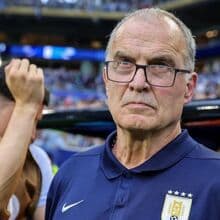 <![CDATA[ Bielsa contra as pausas para hidratação: «Não acrescenta nada ao futebol e tira-lhe muito» ]]>