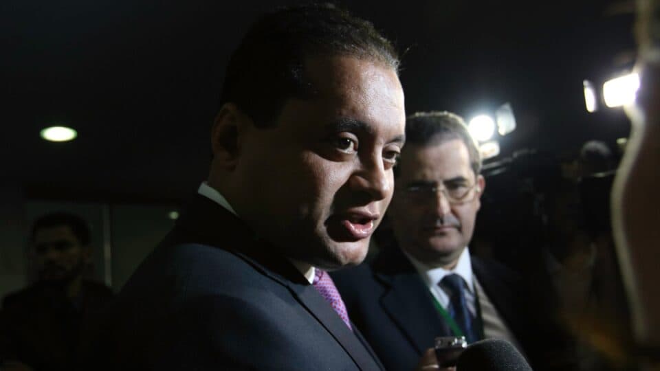Weverton Rocha culpa interesses políticos por suspeita de envolvimento na fraude do INSS