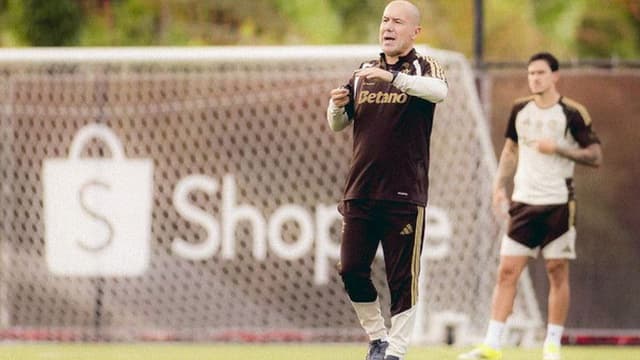 Flamengo, de Leonardo Jardim, vence e aproveita empate do líder Palmeiras