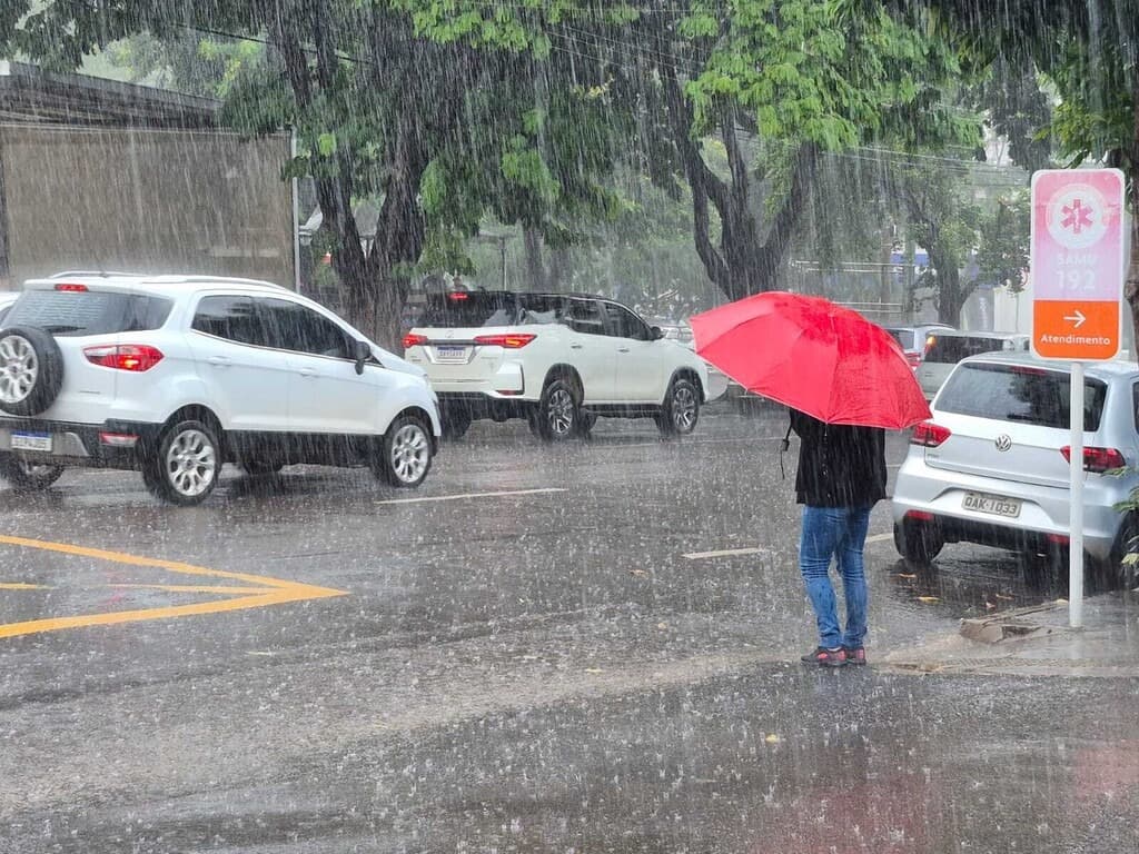 Semana começa com alerta de chuva e deve ter mínima de 3°C e geada