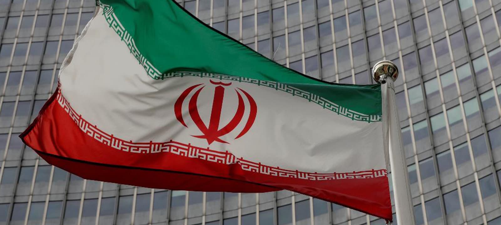 Guarda iraniana promete atacar infra-estruturas dos EUA