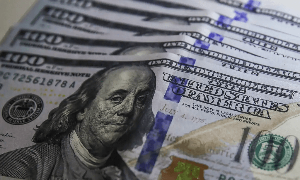 Dólar à vista sobe a R$ 5,20 e volta a atingir maior valor em 3 meses
